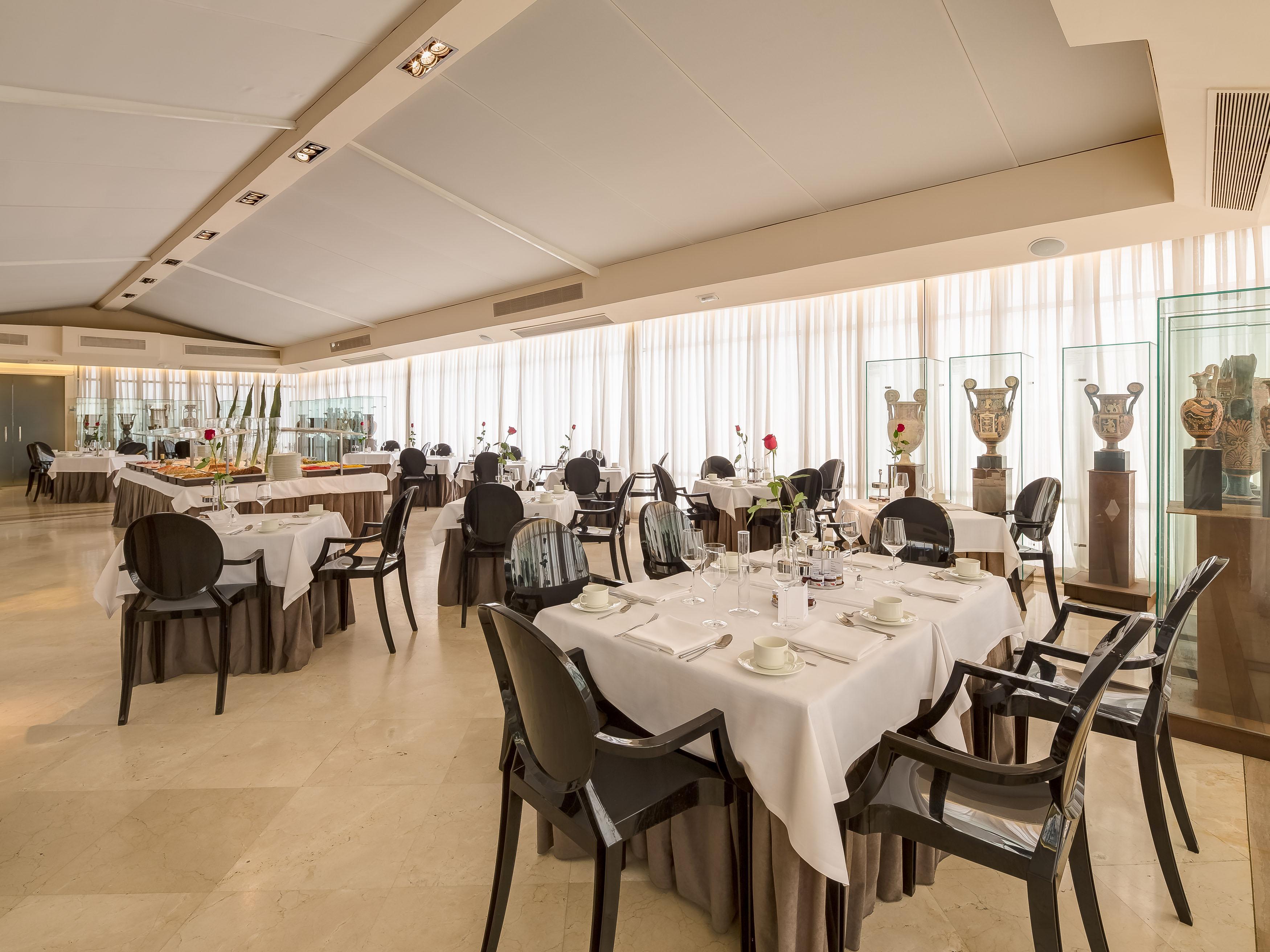 Hotel Villa Real, A Member Of Preferred Hotels & Resorts Madrid Exterior photo The restaurant