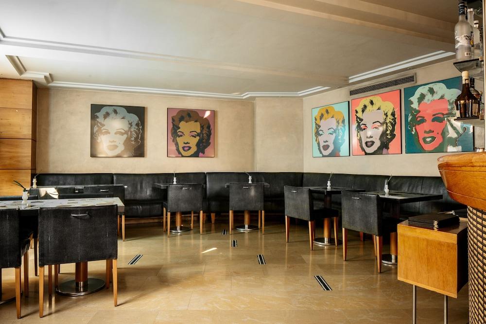 Hotel Villa Real, A Member Of Preferred Hotels & Resorts Madrid Exterior photo Restaurant interior