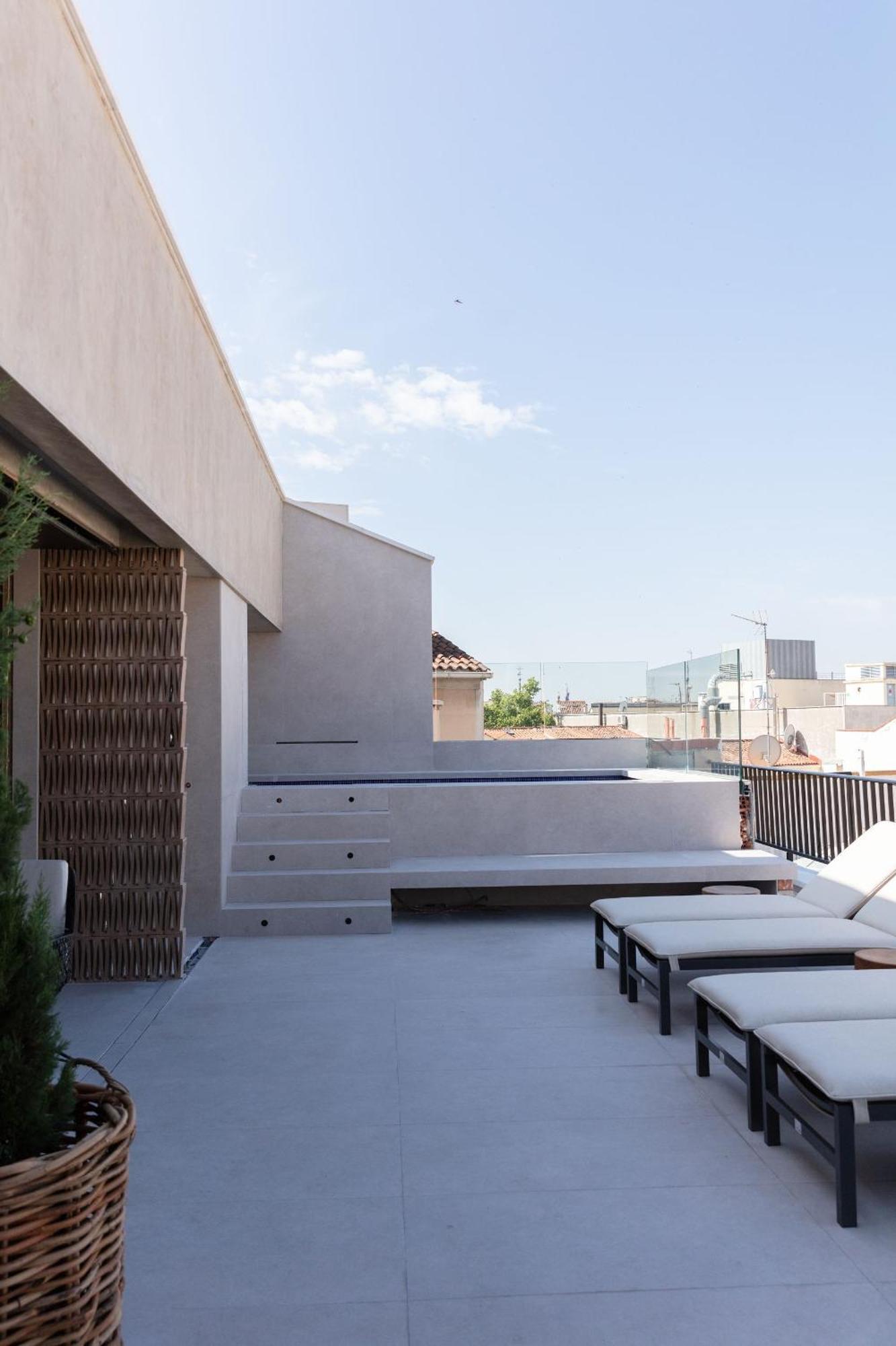 Hotel Villa Real, A Member Of Preferred Hotels & Resorts Madrid Exterior photo Rooftop terrace